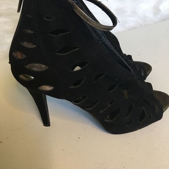 Eva &Zoie black heels size 7.5M - Picture 1 of 4